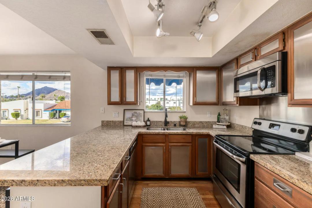 Real Estate Picture 8