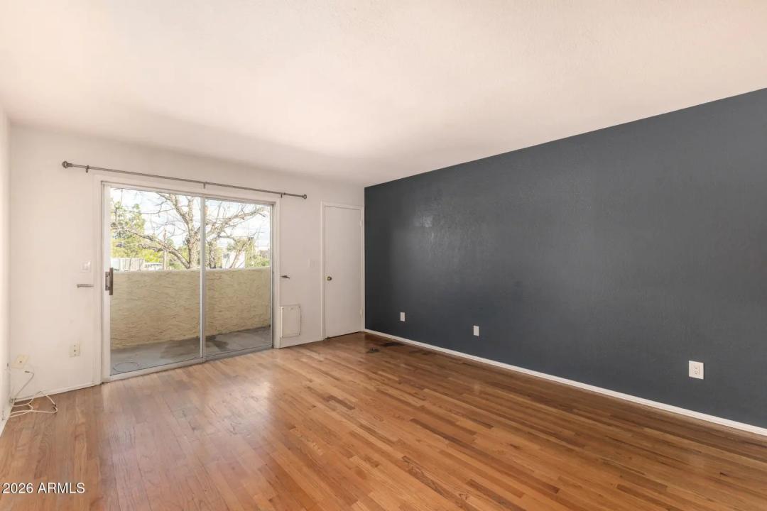 Real Estate Picture 10