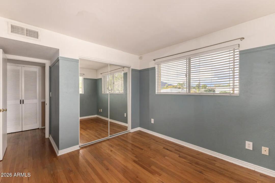 Real Estate Picture 15