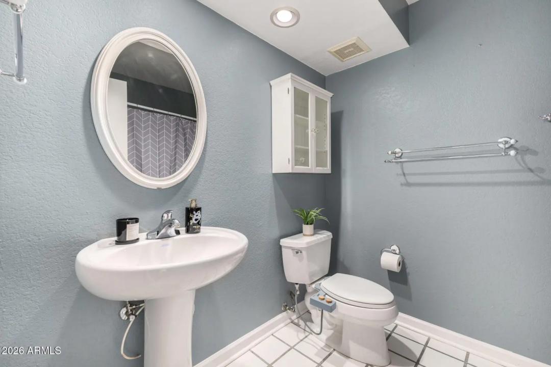 Real Estate Picture 16