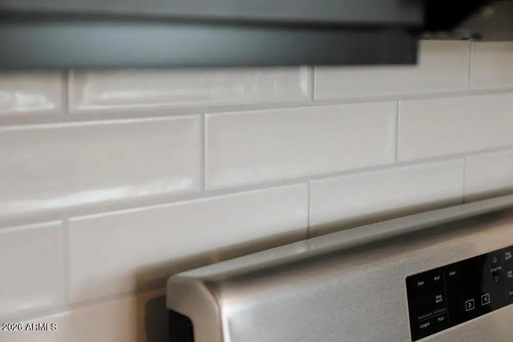 Real Estate Picture 12