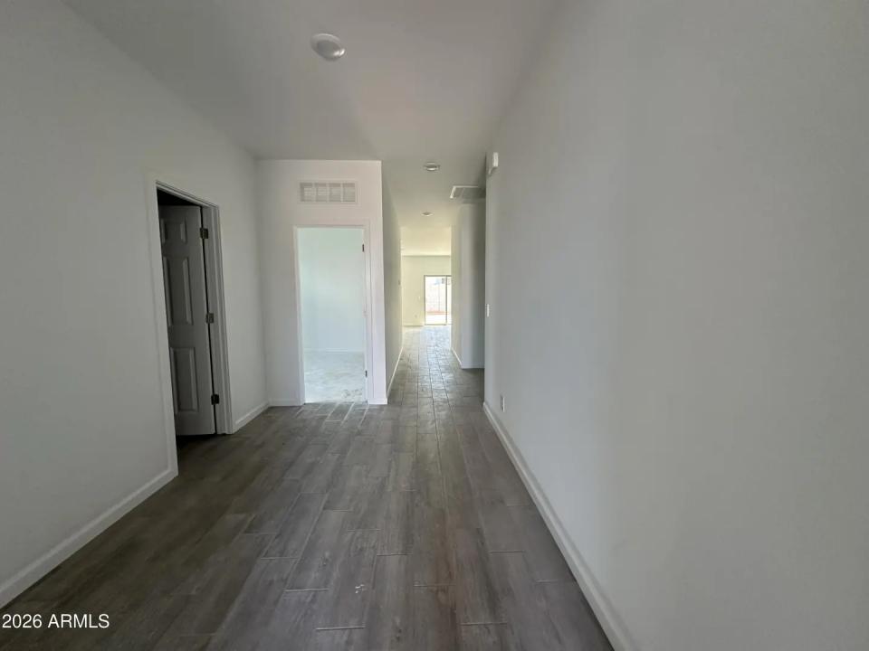 Real Estate Picture 3