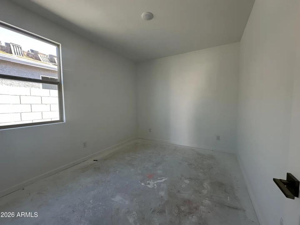 Real Estate Picture 6