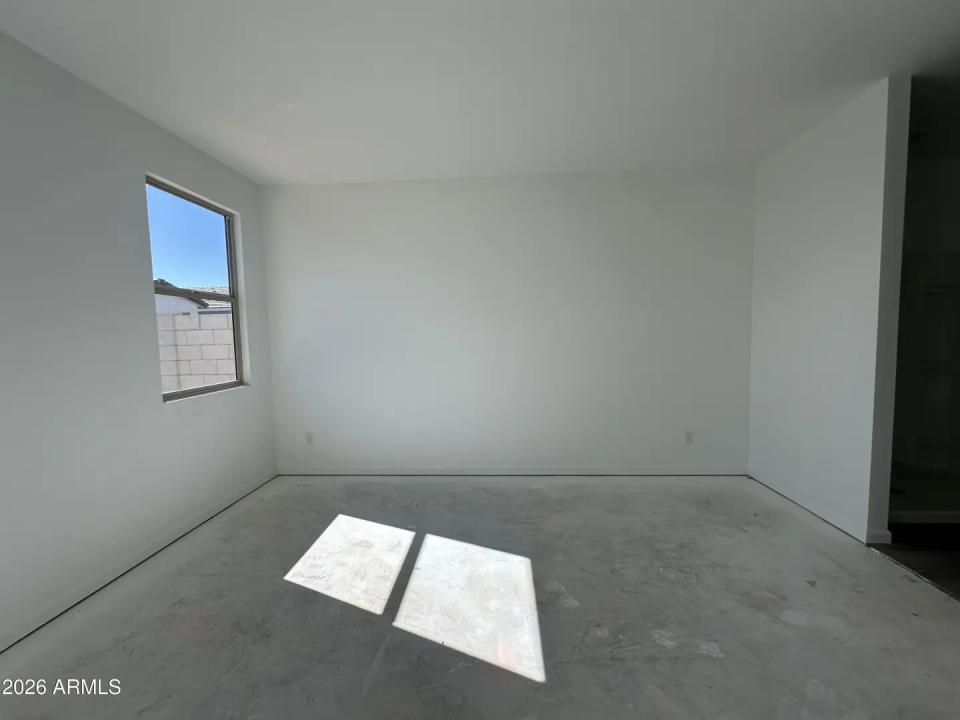 Real Estate Picture 13