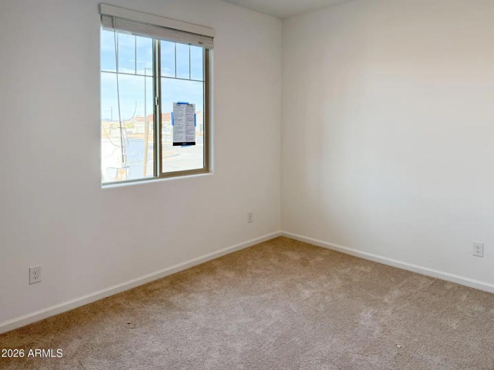 Real Estate Picture 11