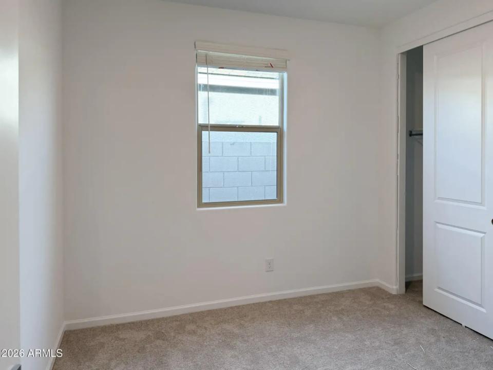 Real Estate Picture 14