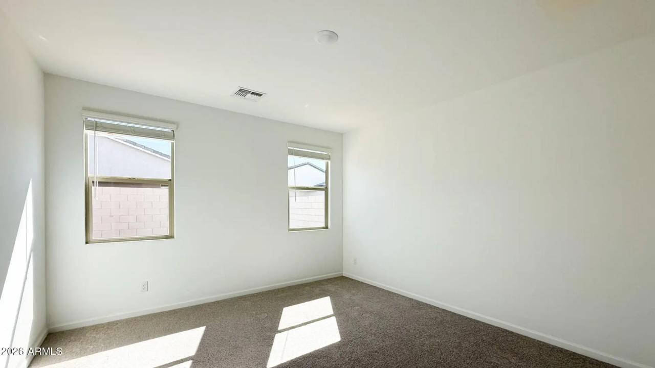 Real Estate Picture 15