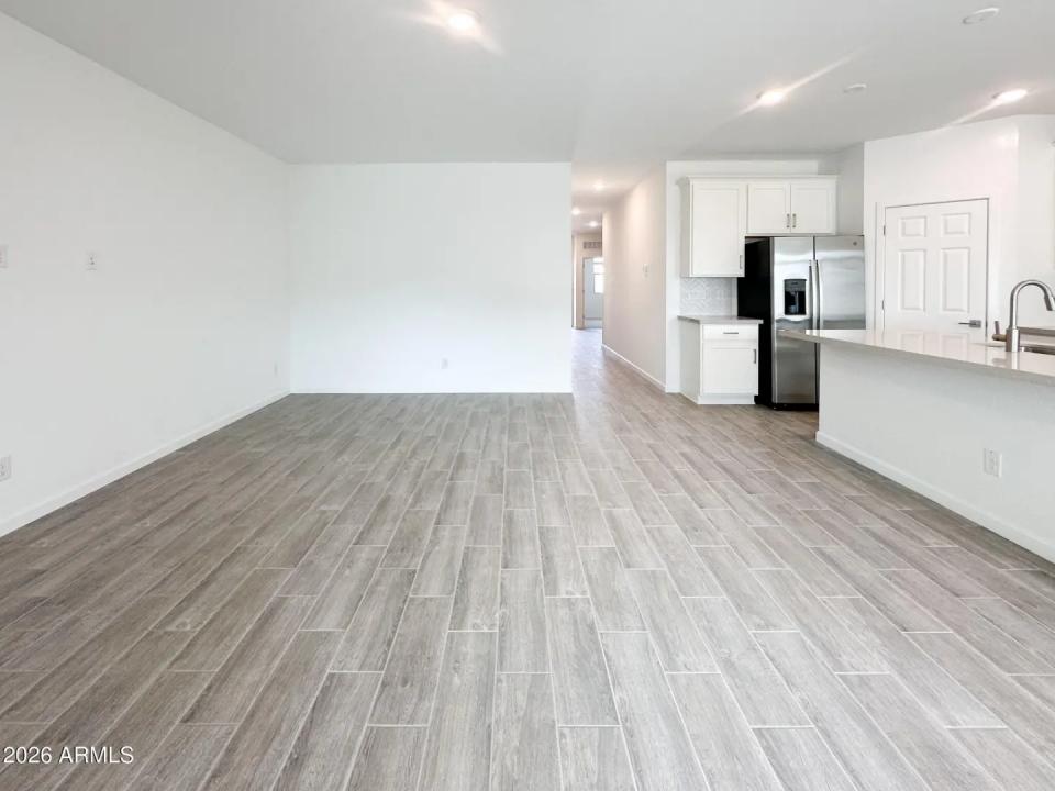 Real Estate Picture 6