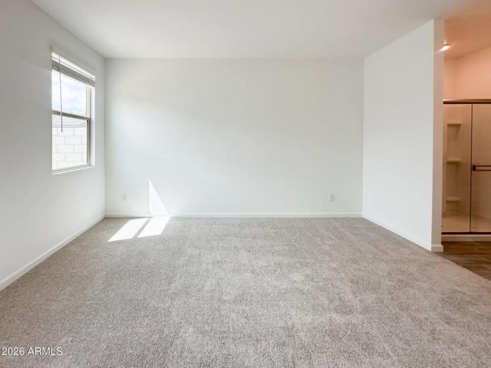 Real Estate Picture 8