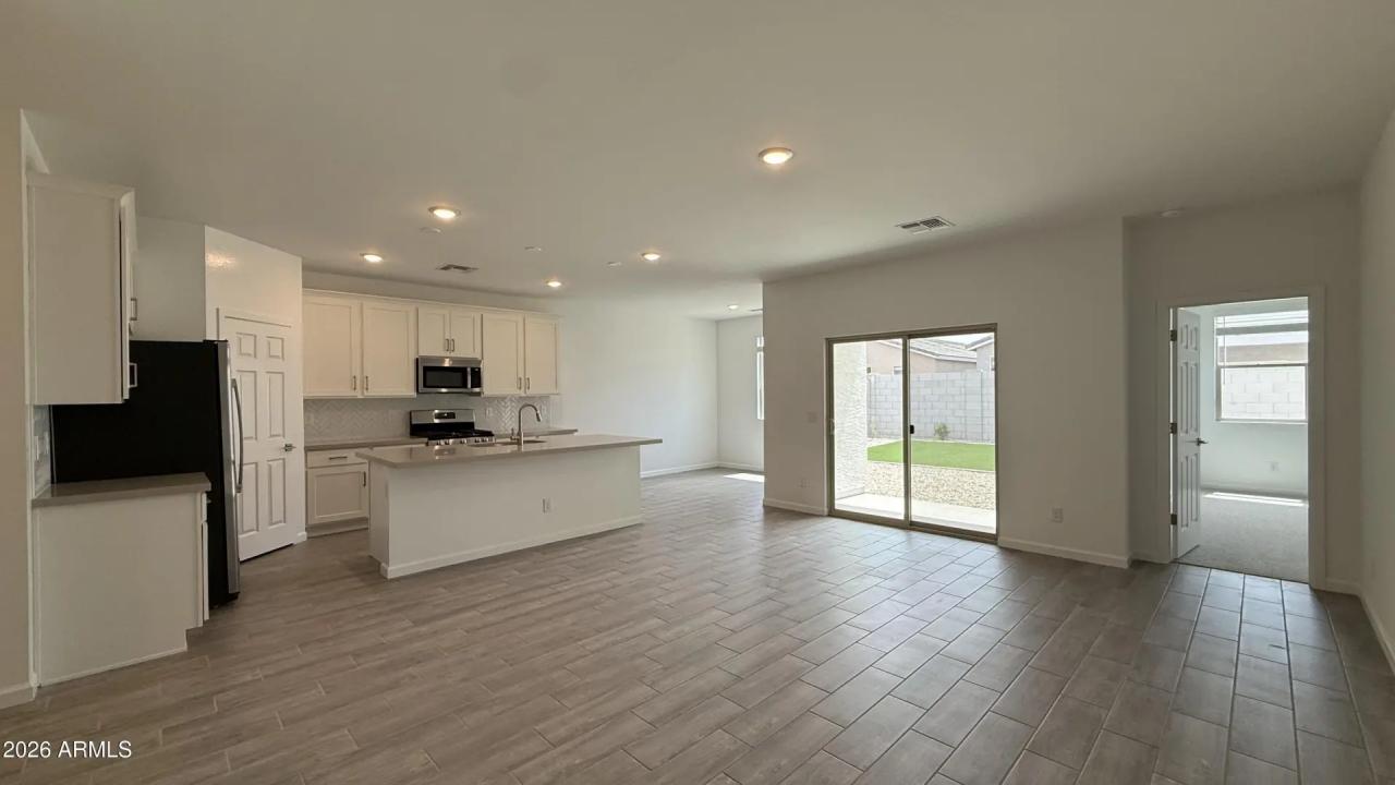 Real Estate Picture 6