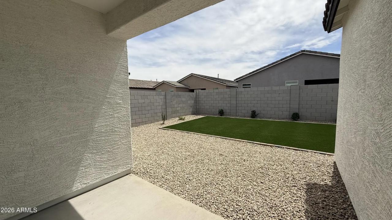 Real Estate Picture 12