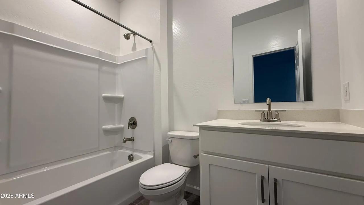 Real Estate Picture 18