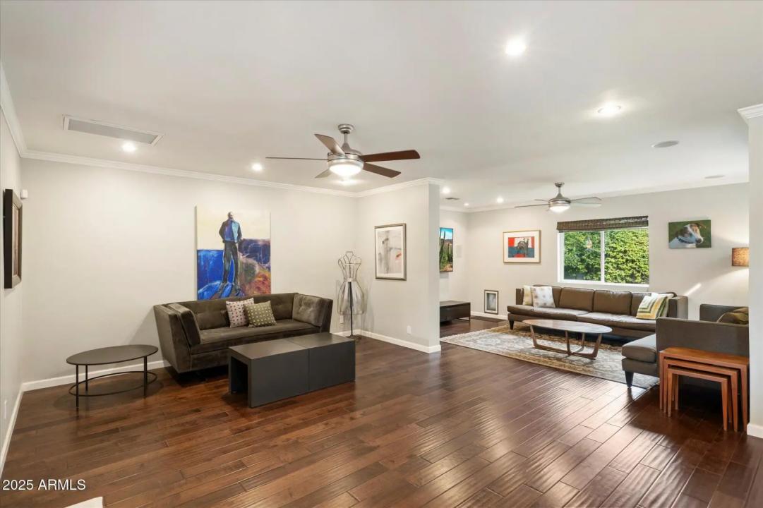 Real Estate Picture 3