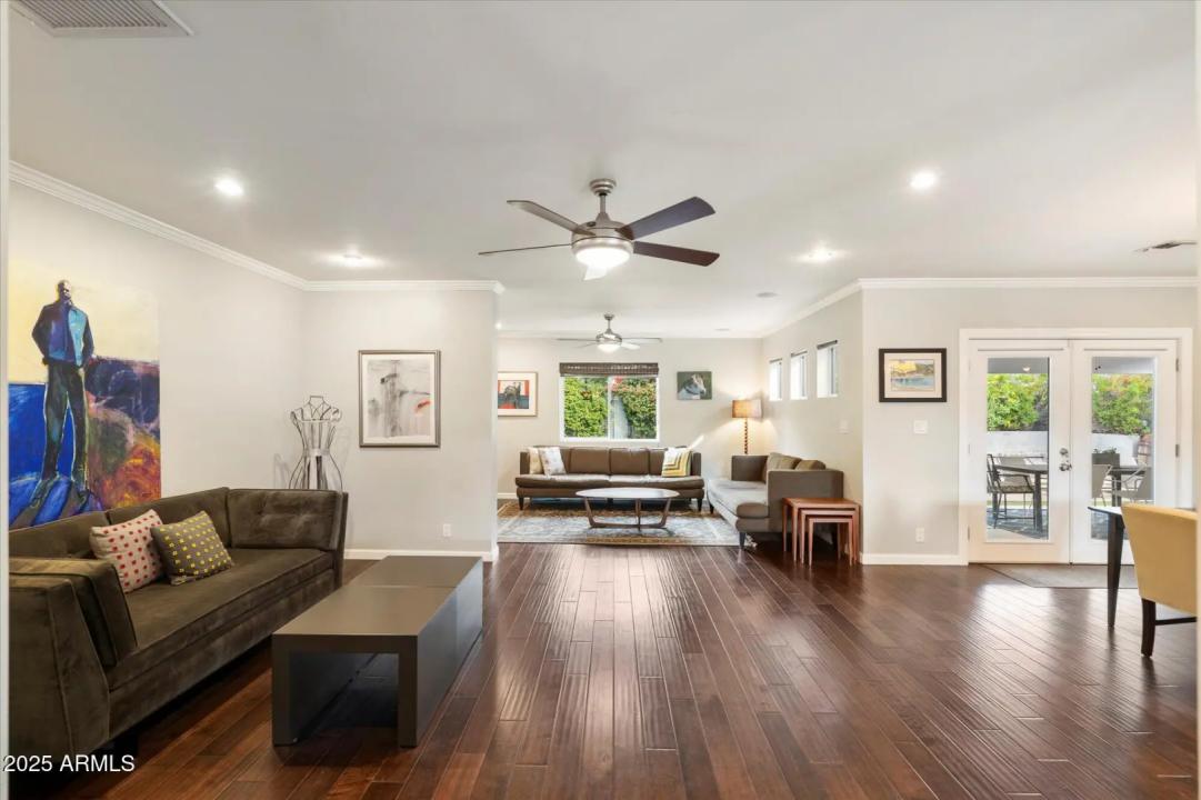 Real Estate Picture 4