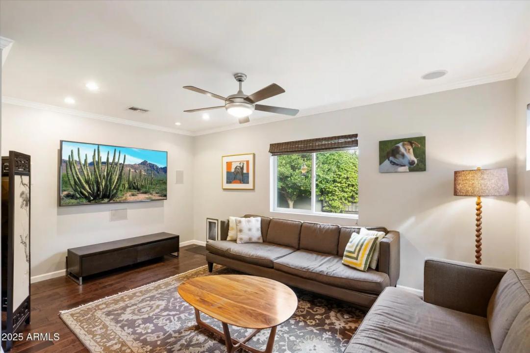 Real Estate Picture 5