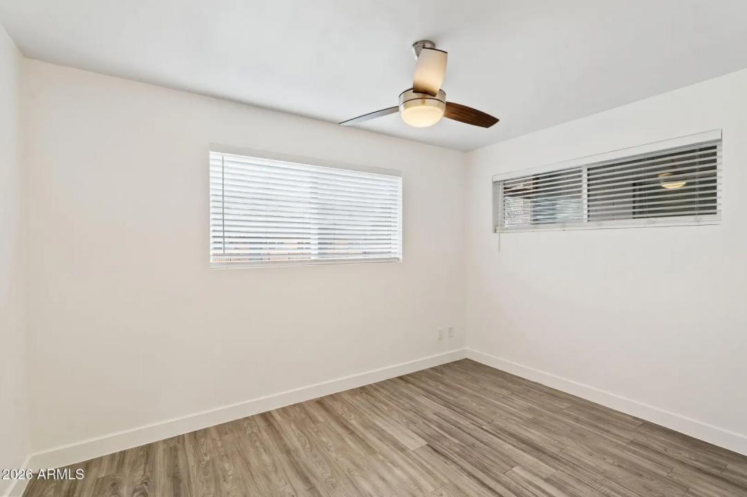 Real Estate Picture 18