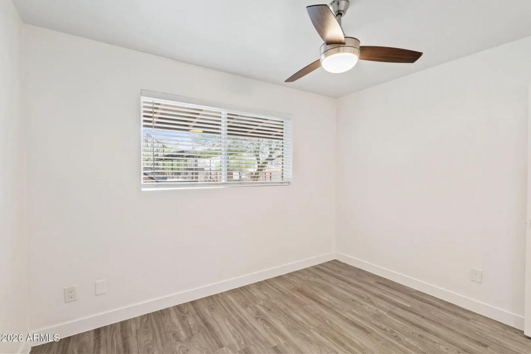 Real Estate Picture 15