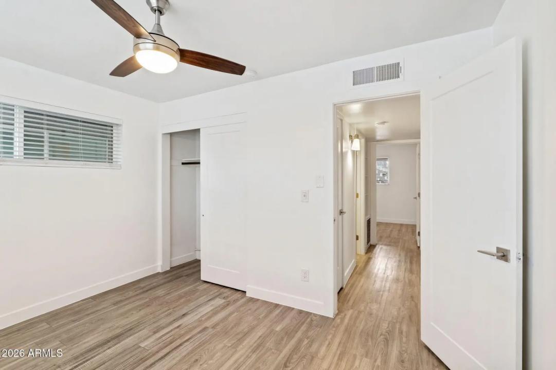 Real Estate Picture 17