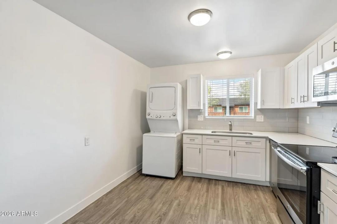 Real Estate Picture 9