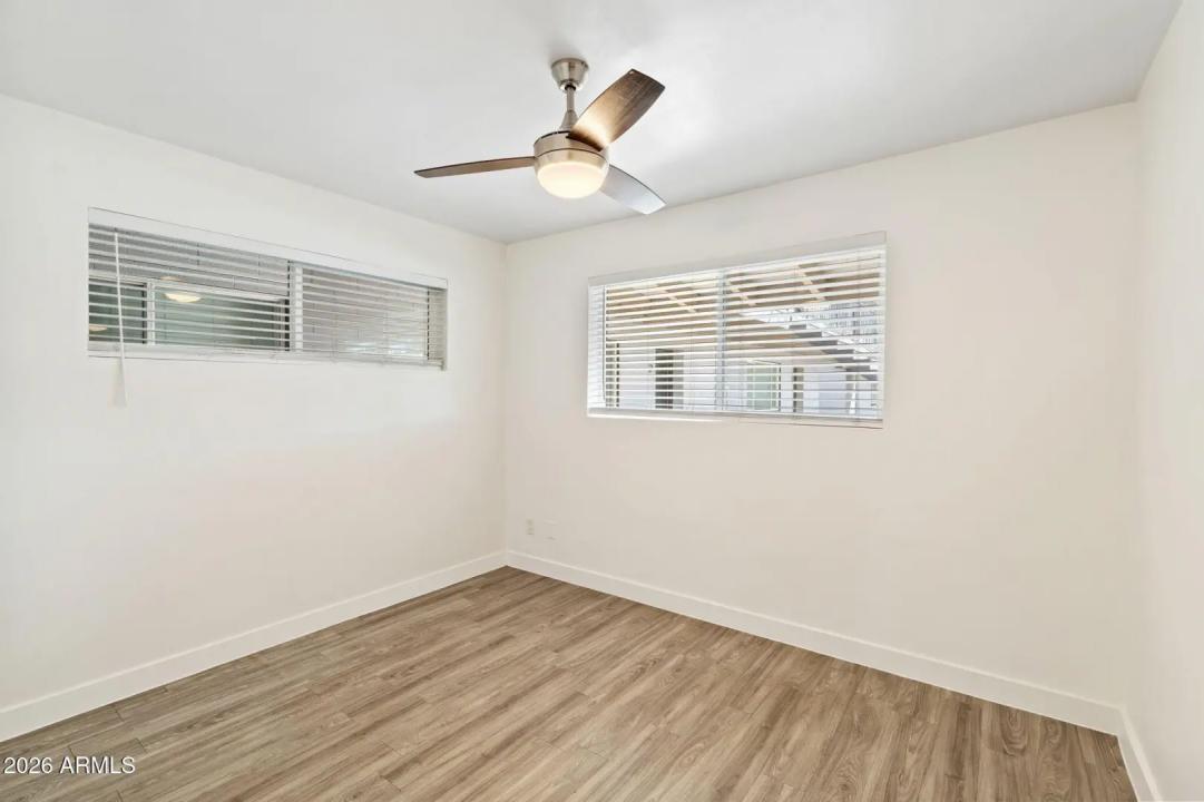Real Estate Picture 14