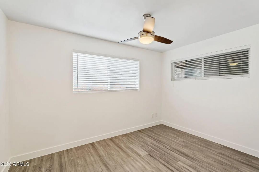 Real Estate Picture 18