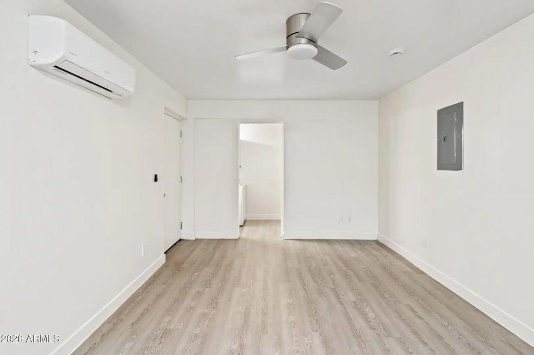 Real Estate Picture 9