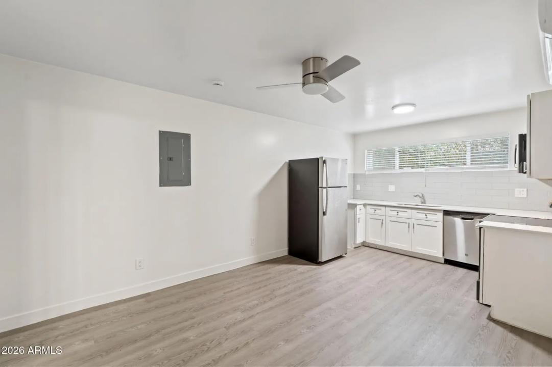 Real Estate Picture 6