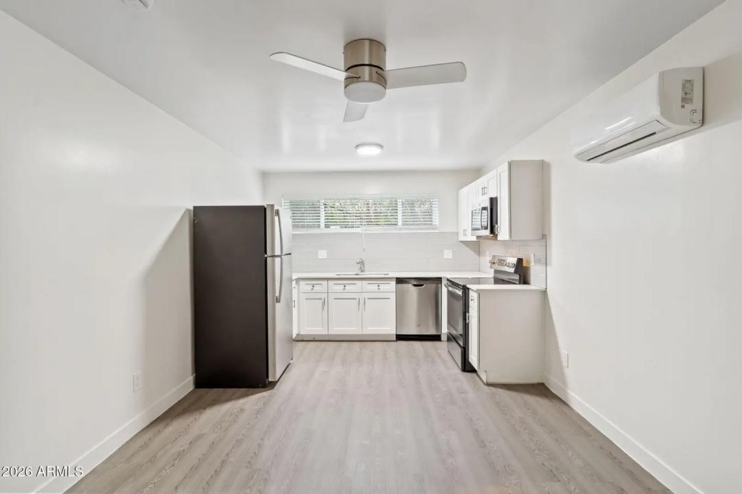 Real Estate Picture 7