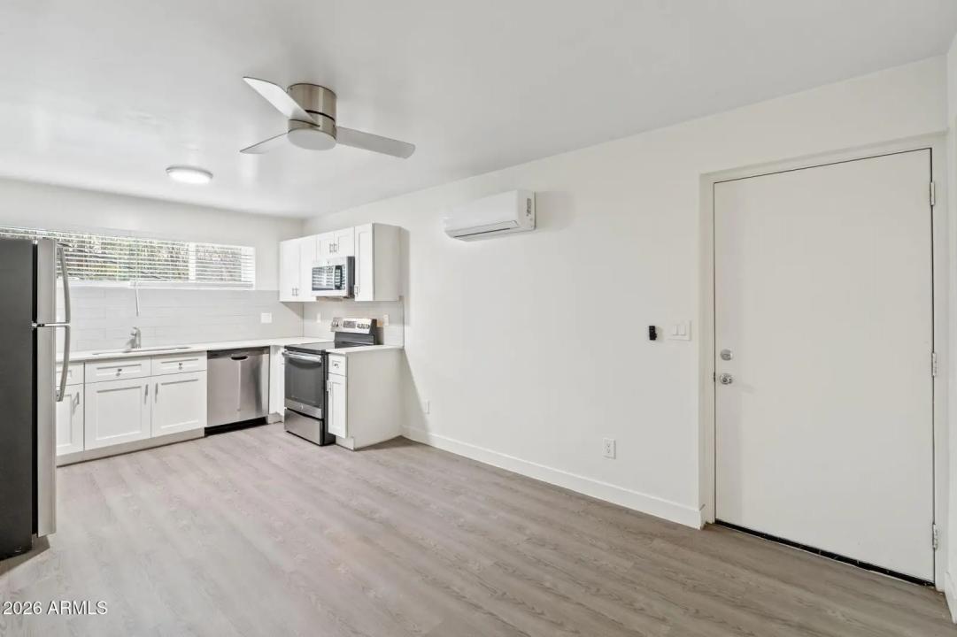 Real Estate Picture 3