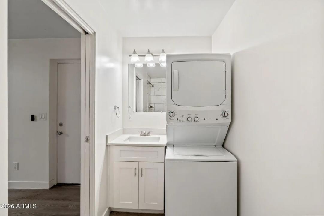 Real Estate Picture 10