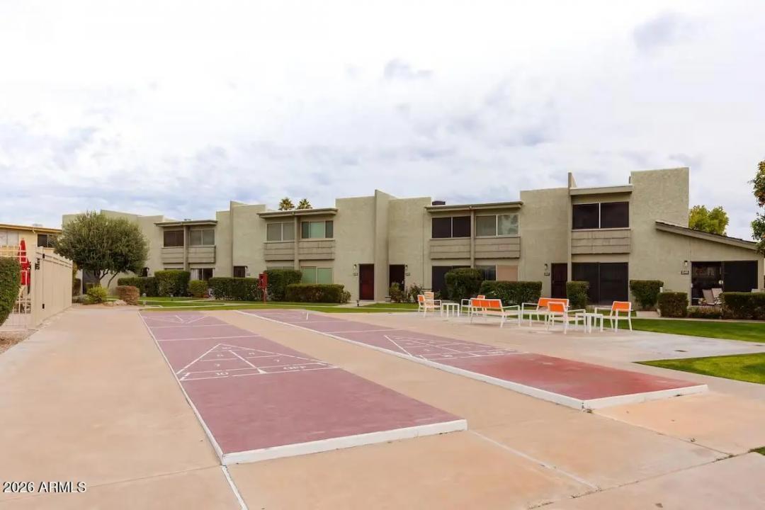 Real Estate Picture 6