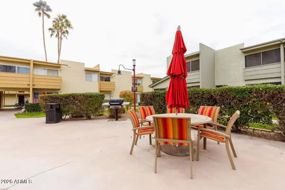 Real Estate Picture 8