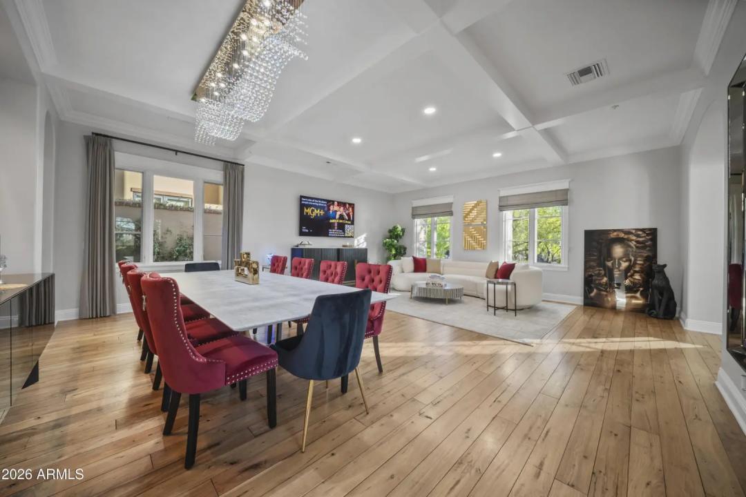 Real Estate Picture 24