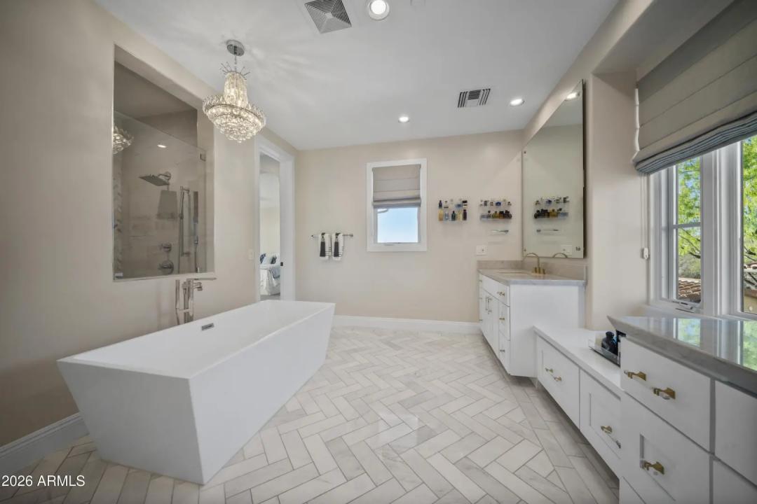 Real Estate Picture 32