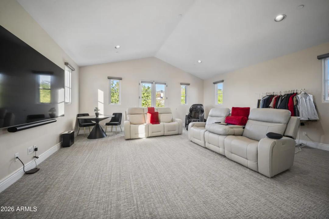 Real Estate Picture 50