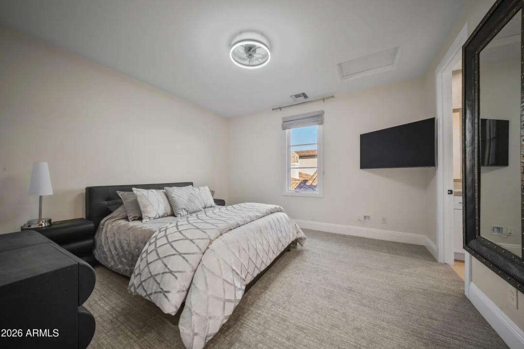 Real Estate Picture 37