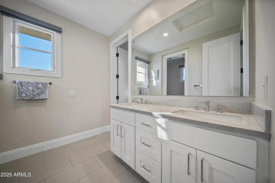 Real Estate Picture 42