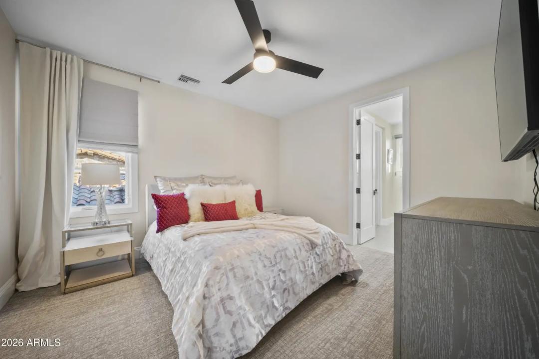 Real Estate Picture 47