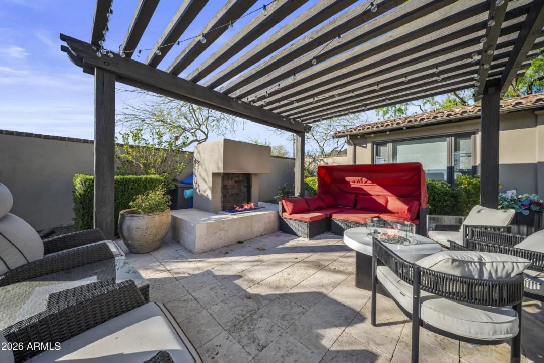 Real Estate Picture 7