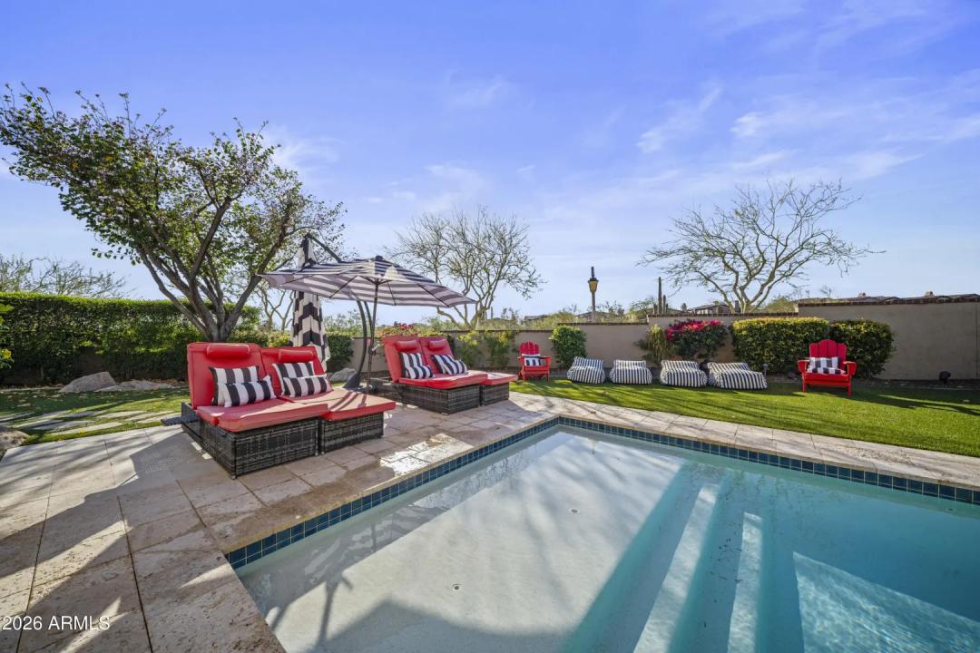 Real Estate Picture 10