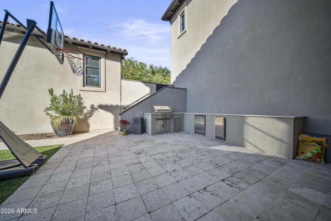 Real Estate Picture 13