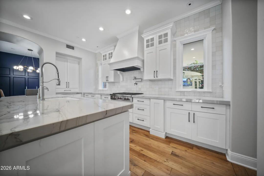 Real Estate Picture 19