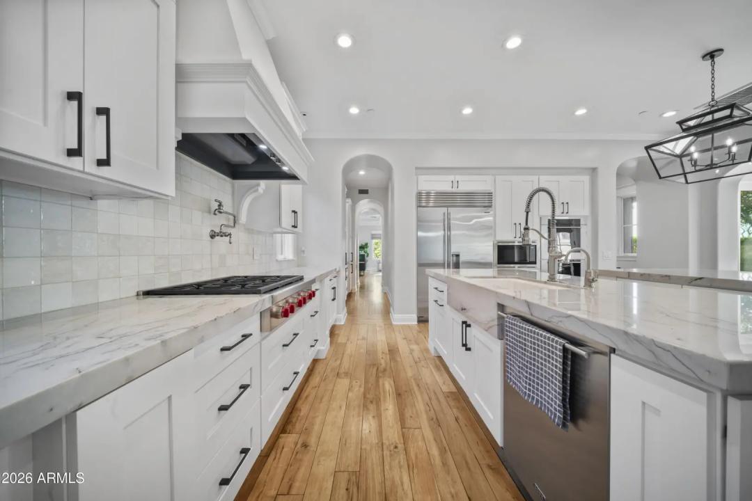 Real Estate Picture 17