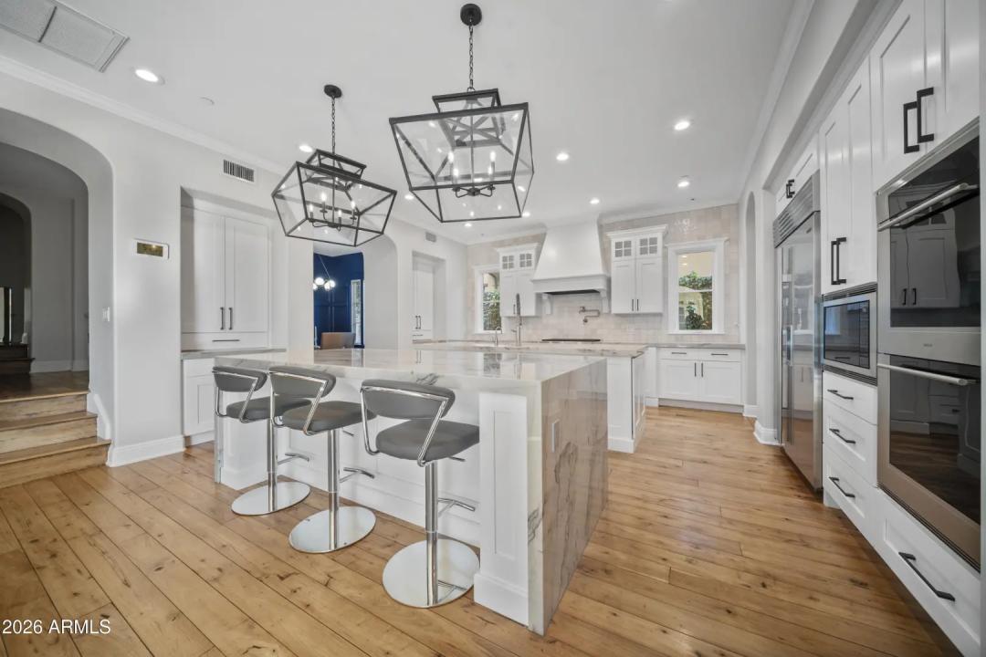 Real Estate Picture 15