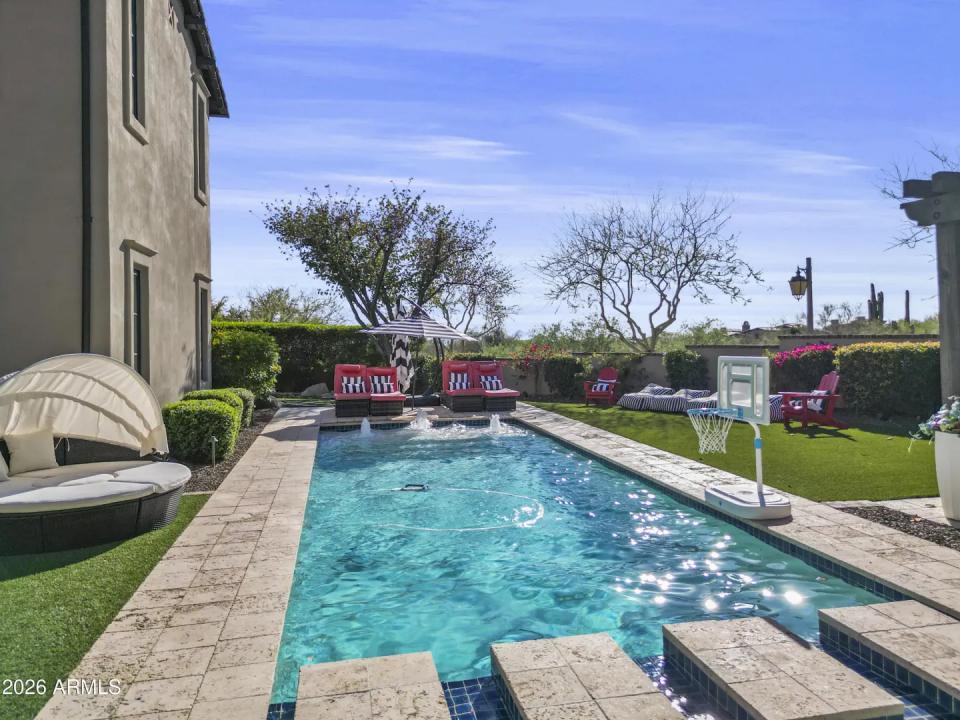 Real Estate Picture 9