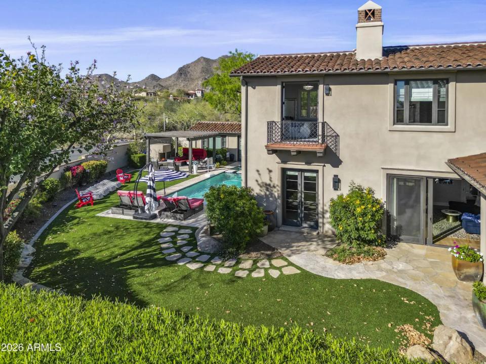 Real Estate Picture 3