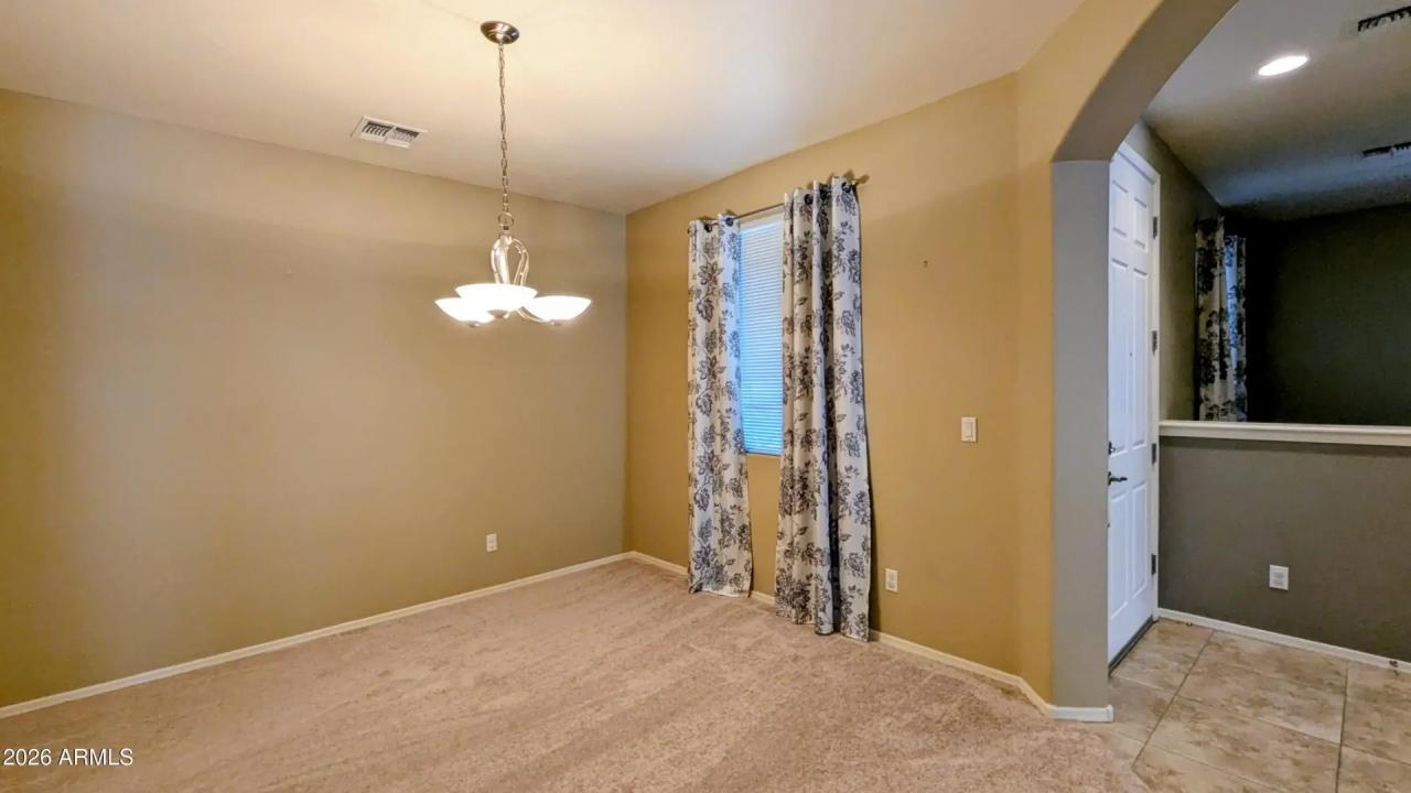 Real Estate Picture 12