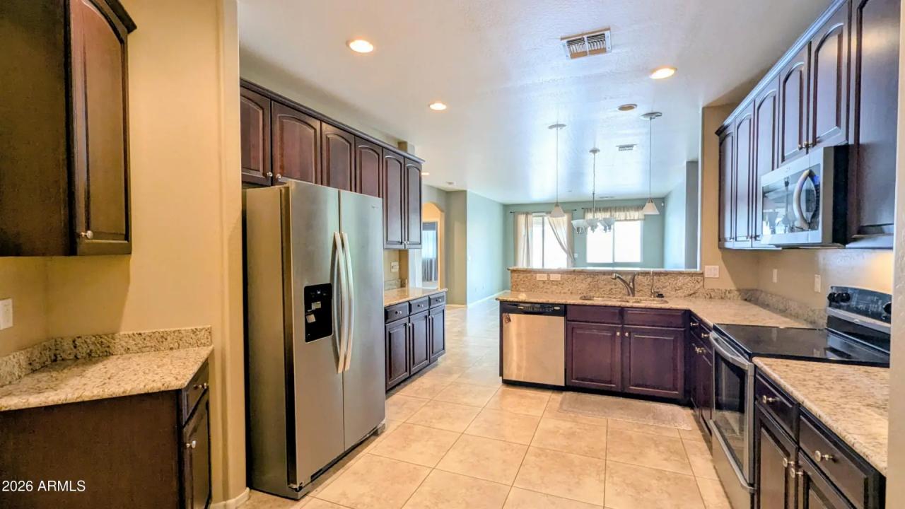 Real Estate Picture 8