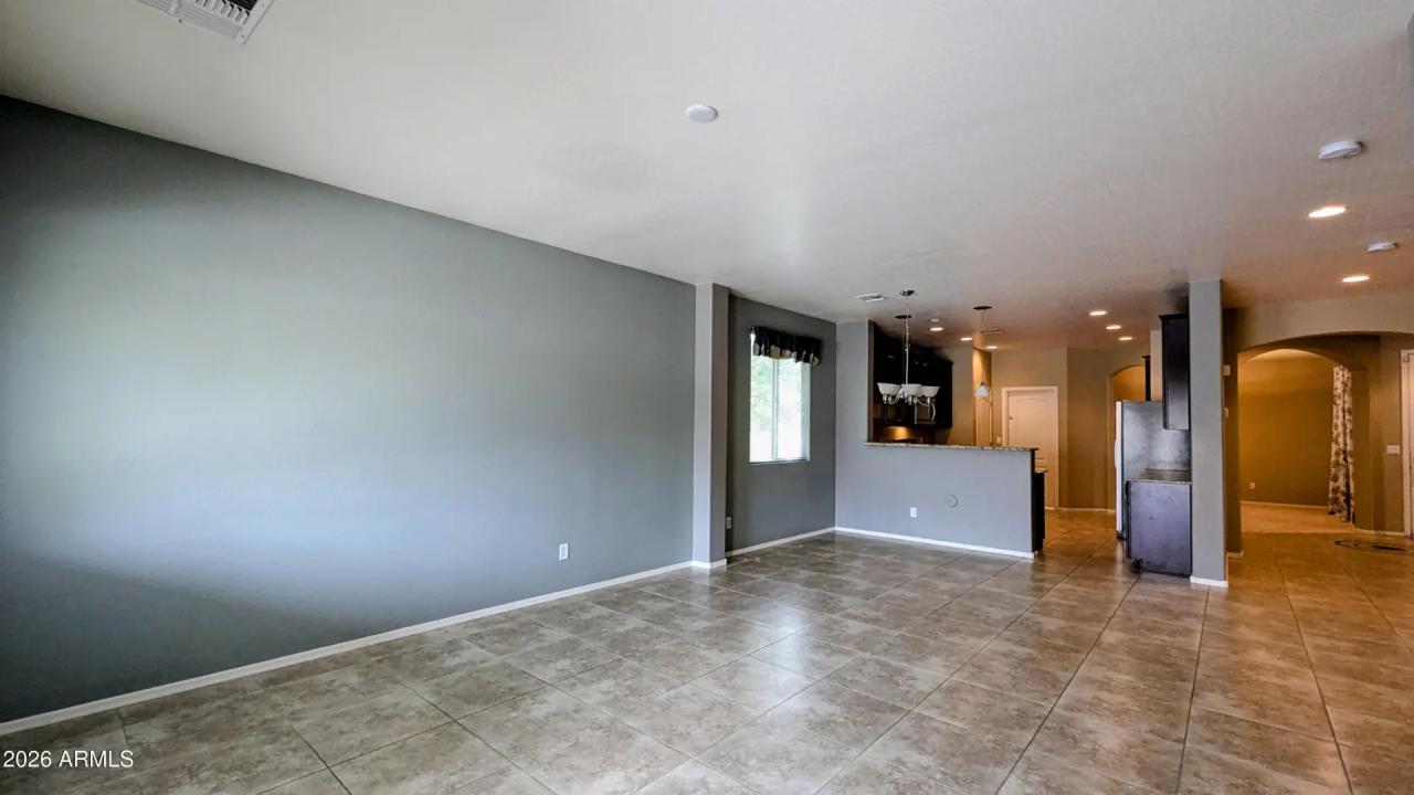 Real Estate Picture 14