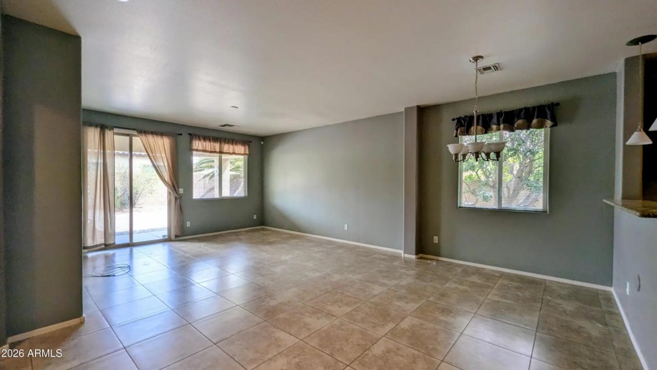 Real Estate Picture 13